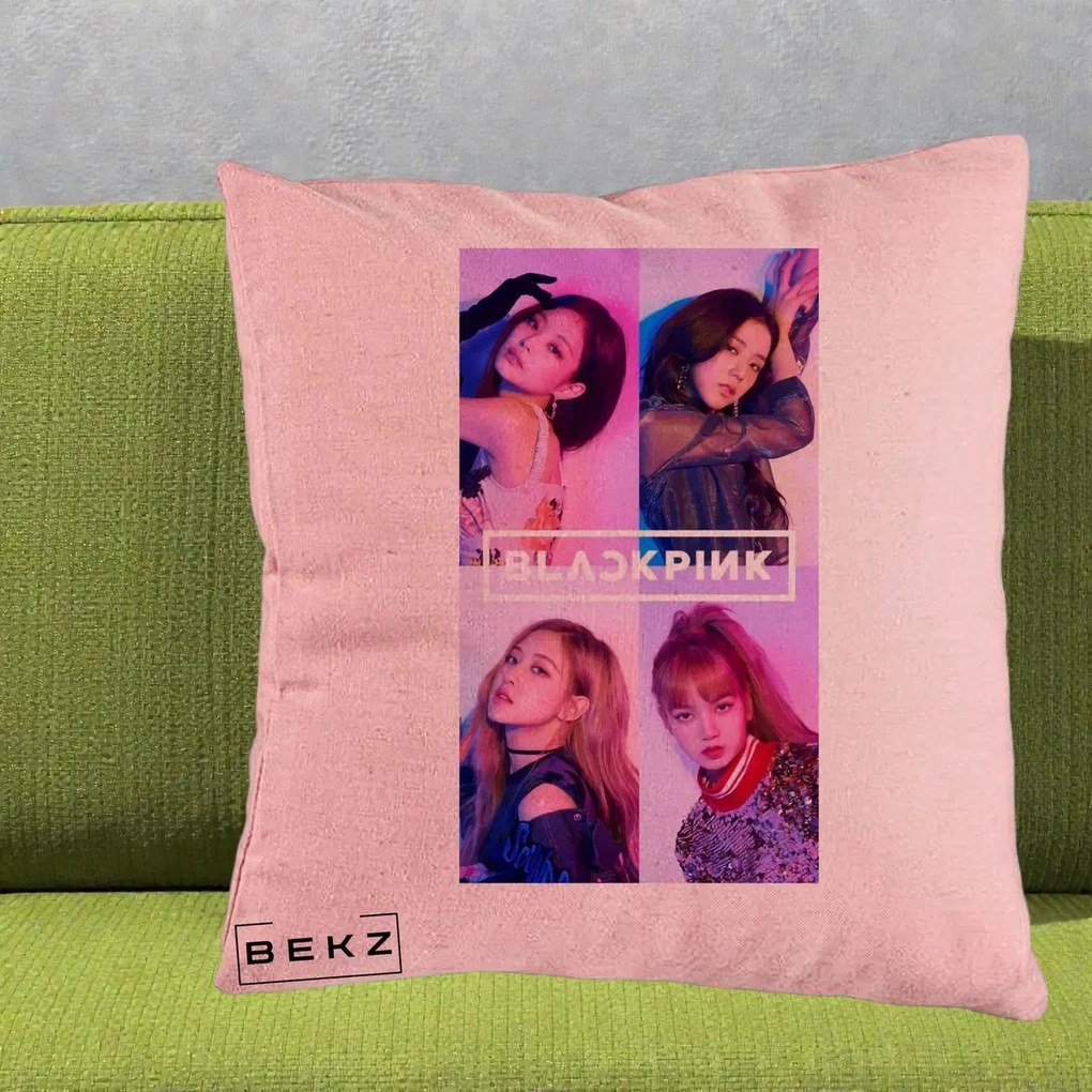 Perna Personalizata K-pop BLACKPINK Poster Colaj 4 Membre Violet Roz, 40x40 cm, Roz, Husa Detasabila, Perna Inclusa, BEKZ®