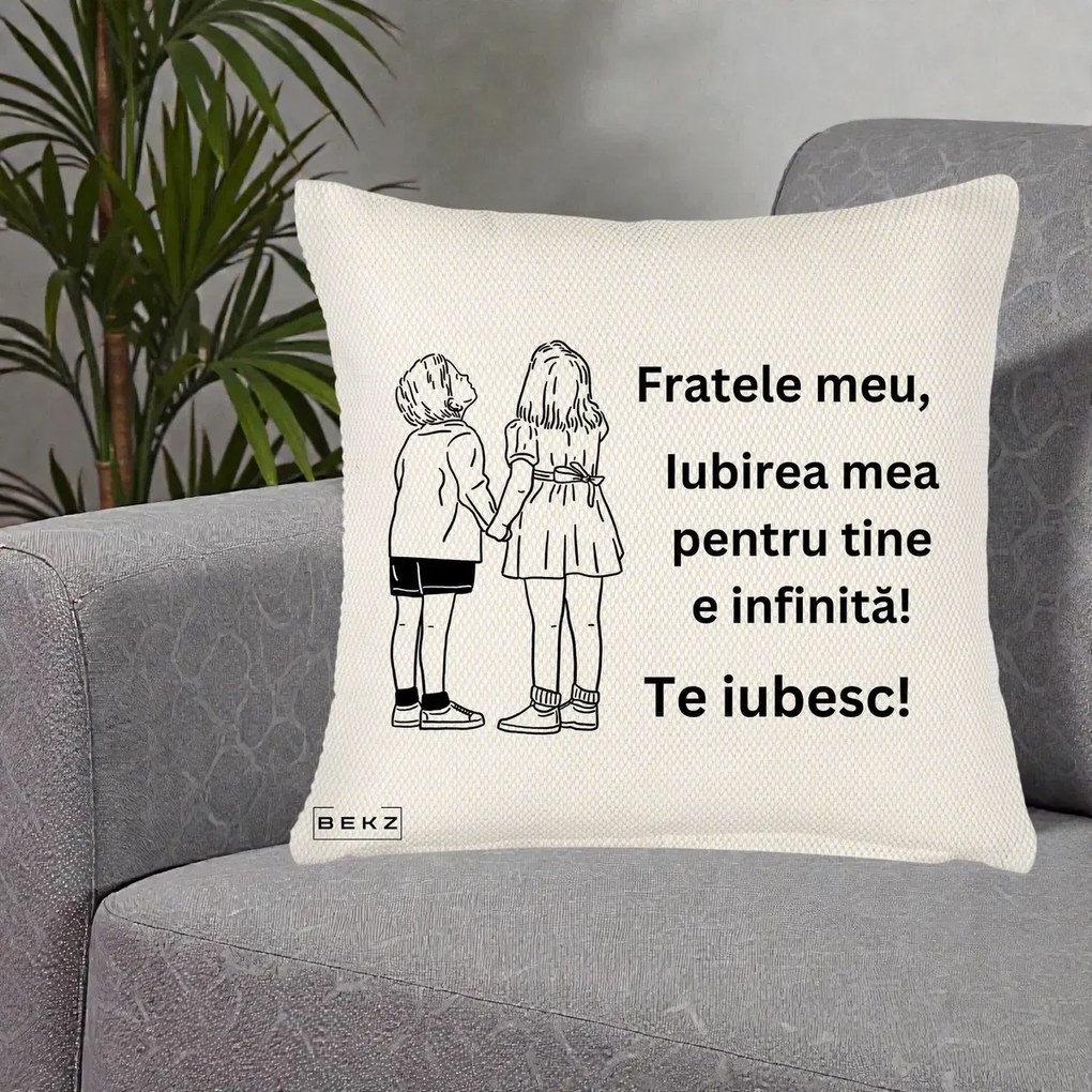 Cadou pentru Frate - Perna Personalizata Fratele Meu Te Iubesc Copii Tinand Maini Line Art, 40x40 cm, Crem Reliefat, Husa Detasabila, Perna Inclusa, BEKZ®