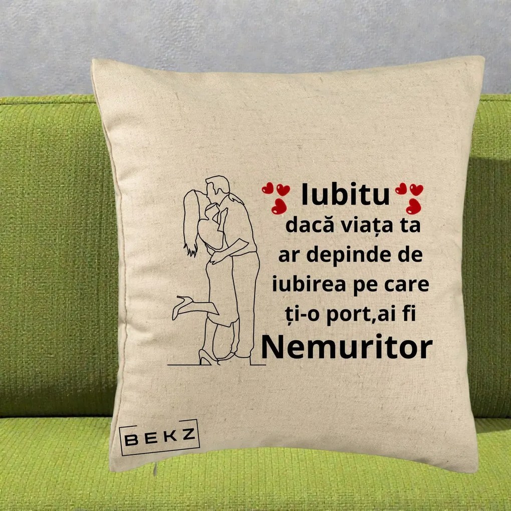 Cadou pentru Iubit - Perna Personalizata Iubitu Nemuritor cu Cuplu Line-Art si Inimi Rosii, 40x40 cm, Bej, Husa Detasabila, Perna Inclusa, BEKZ®