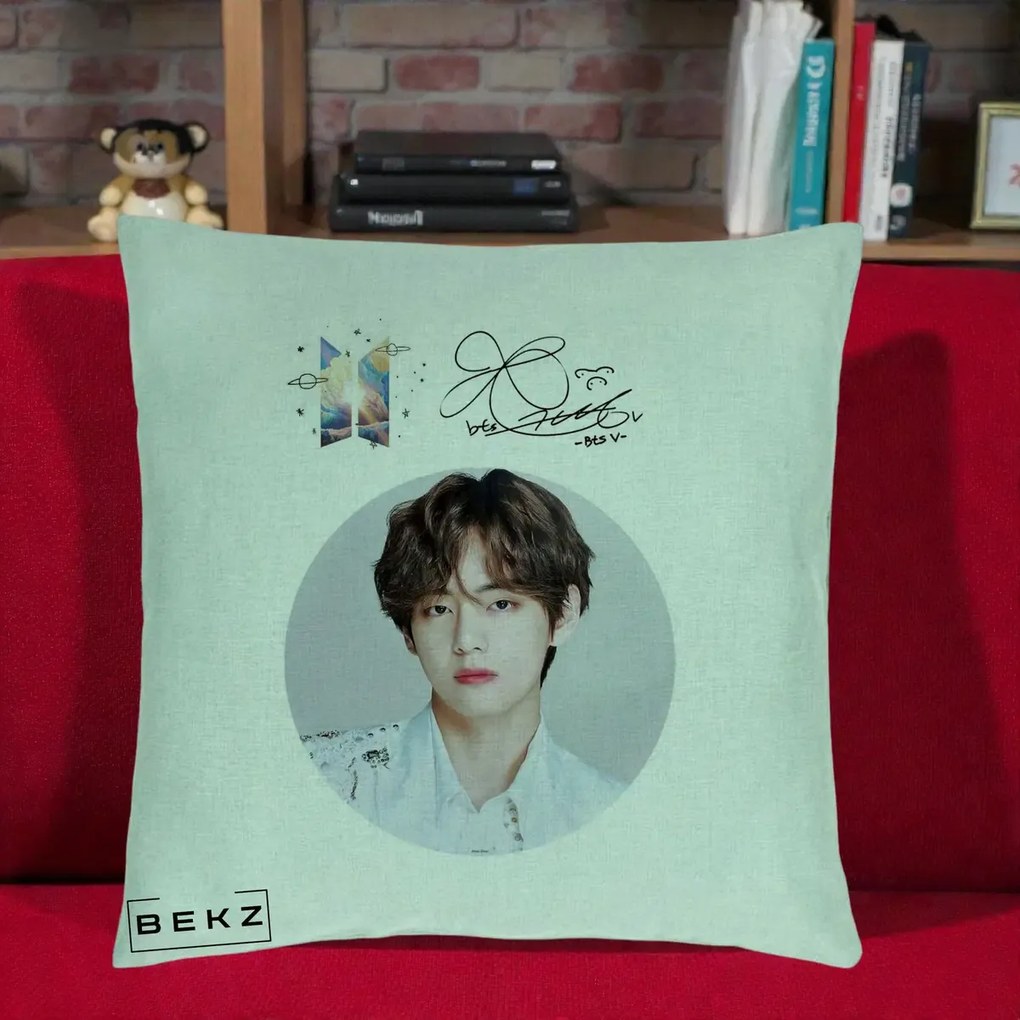 Perna Personalizata K-pop BTS V Taehyung Portret Cerc Autograf, 40x40 cm, Verde Menta, Husa Detasabila, Perna Inclusa, BEKZ®