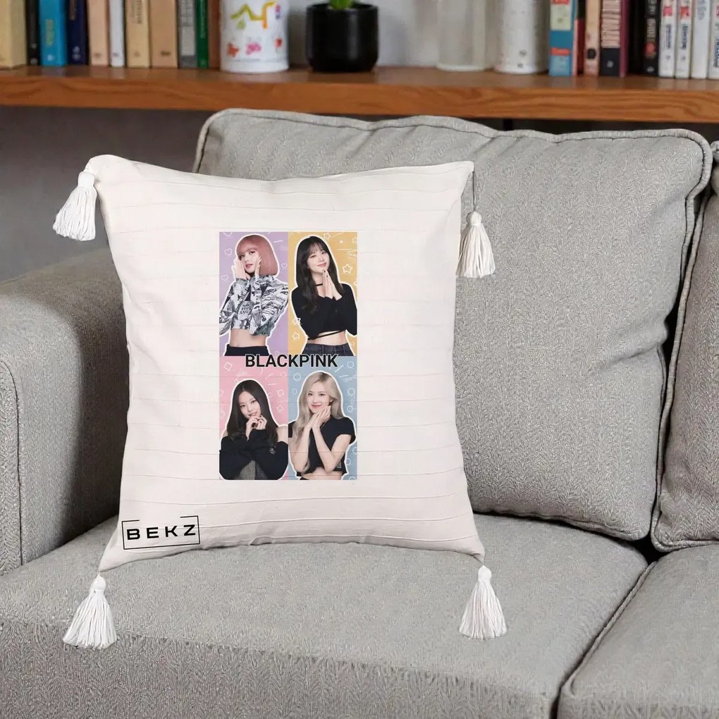 Perna Personalizata K-pop BLACKPINK Negru, 40x40 cm, Bej cu Franjuri, Husa Detasabila, Perna Inclusa, BEKZ®