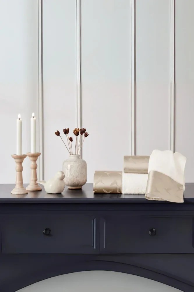 Set cadou de prosoape și prosop de corp COLIBRI, 3 buc Alb – Broderie bej Set (prosop mic 30x50cm, prosop 50x100cm, prosop de corp 75x150cm)