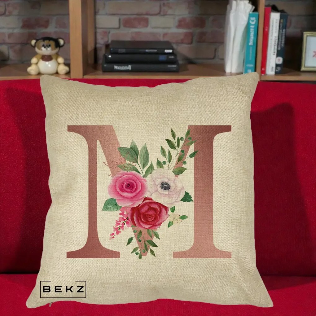 Cadou Personalizat - Perna Personalizata Monograma Rose Gold Litera M cu Trandafiri, 40x40 cm, Crem, Husa Detasabila, Perna Inclusa, BEKZ®