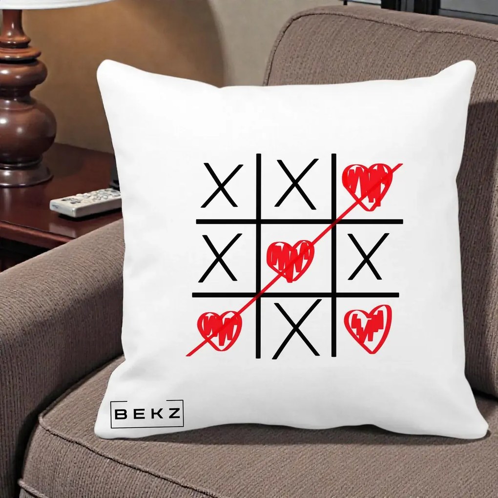 Cadou Romantic - Perna Personalizata Love Joc X si Inima cu Castigator Iubire, 40x40 cm, Alba Mata, Husa Detasabila, Perna Inclusa, BEKZ®