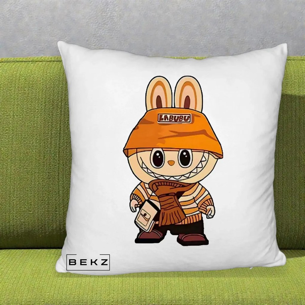 Perna Personalizata Labubu Streetwear Portocaliu, 40x40 cm, Alb Pufos, Husa Detasabila, Perna Inclusa, BEKZ®