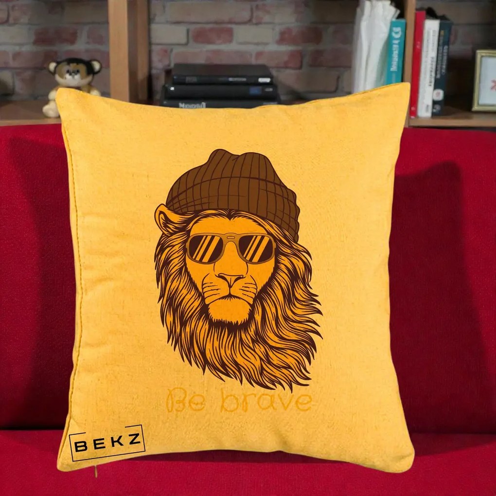 Perna Decorativa Leu Hipster Be Brave, 40x40 cm, Galben, Husa Detasabila, Perna Inclusa, BEKZ®