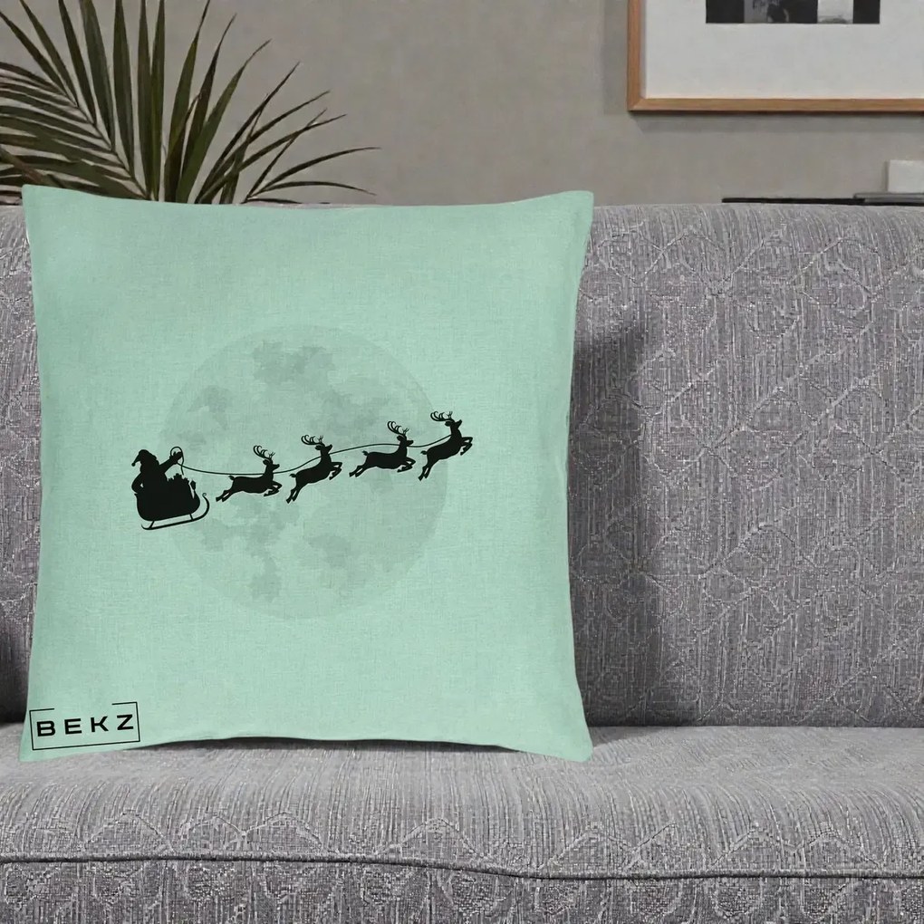 Perna Decorativa Mos Craciun Sanie Luna, 40x40 cm, Verde Menta, Husa Detasabila, Perna Inclusa, BEKZ®