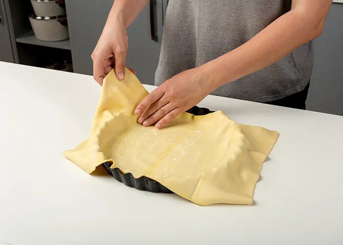 Forma tarta 28 cm cu margini ondulate si invelis stone antiaderent Nature NAVA NV 103 159