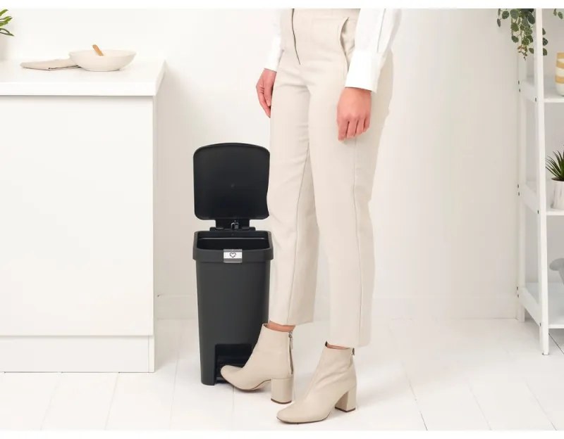 Coș cu pedală Brabantia StepUp 1008479, 16 L, Materiale ecologice, Deschidere mare, Gri închis