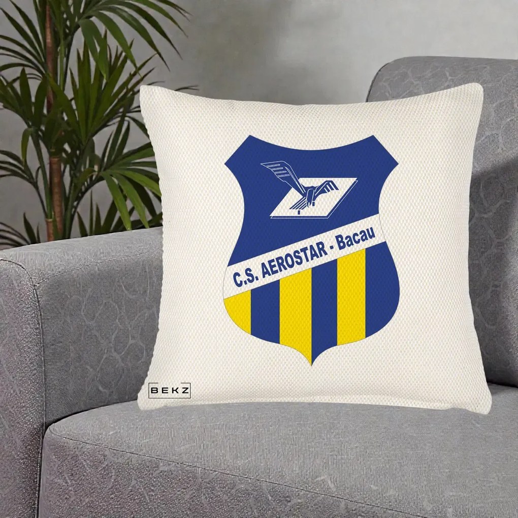 Perna Personalizata CS Aerostar Bacau Fotbal, 40x40 cm, Crem Reliefat, Husa Detasabila, Perna Inclusa, BEKZ®