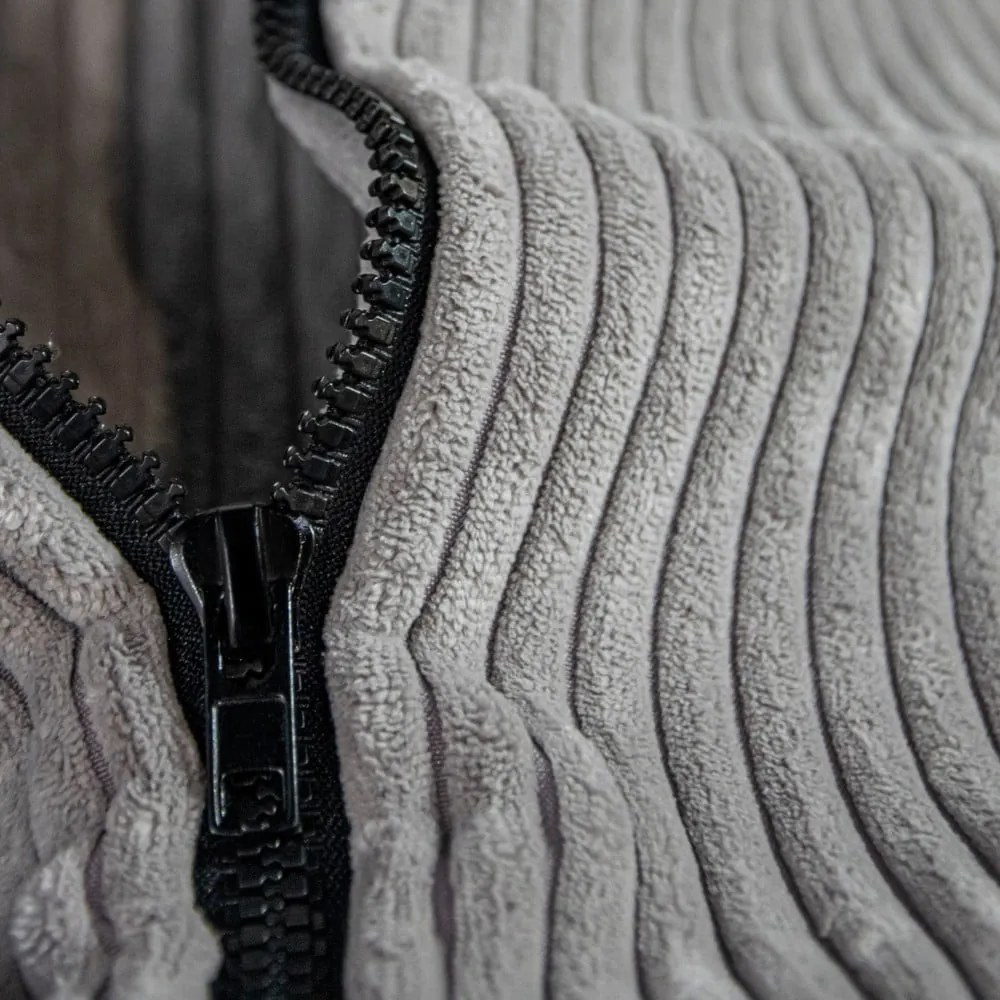 Fotoliu puf pentru copii crem cu tapițerie din catifea reiată Cocoon 100 – SLOWDOWN