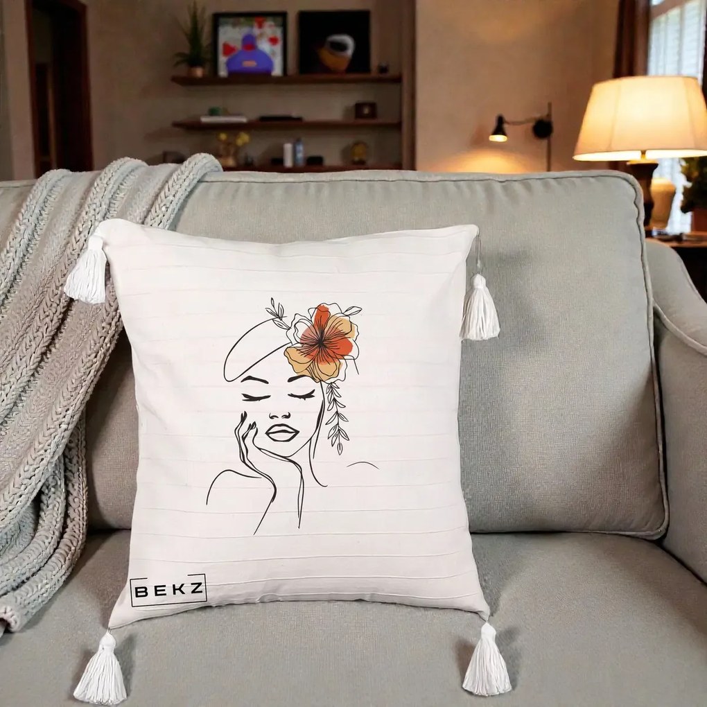 Perna Decorativa Portret Feminin Flori Palarie, 40x40 cm, Bej cu Franjuri, Husa Detasabila, Perna Inclusa, BEKZ®