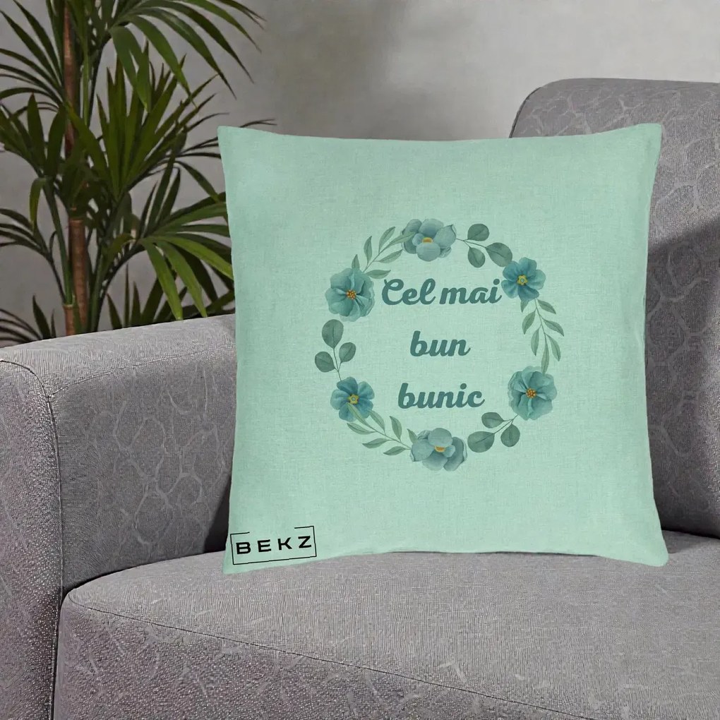 Cadou pentru Bunic - Perna Personalizata Cel Mai Bun Bunic Coronita Flori Albastre Teal, 40x40 cm, Verde Menta, Husa Detasabila, Perna Inclusa, BEKZ®