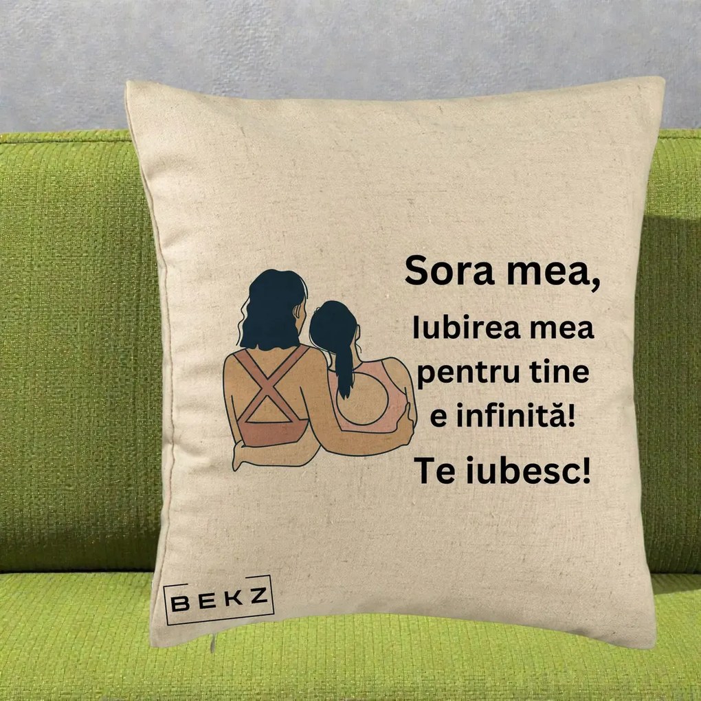 Cadou pentru Sora - Perna Personalizata Sora Mea Te Iubesc Doua Fete Fashioniste Line Art, 40x40 cm, Bej, Husa Detasabila, Perna Inclusa, BEKZ®