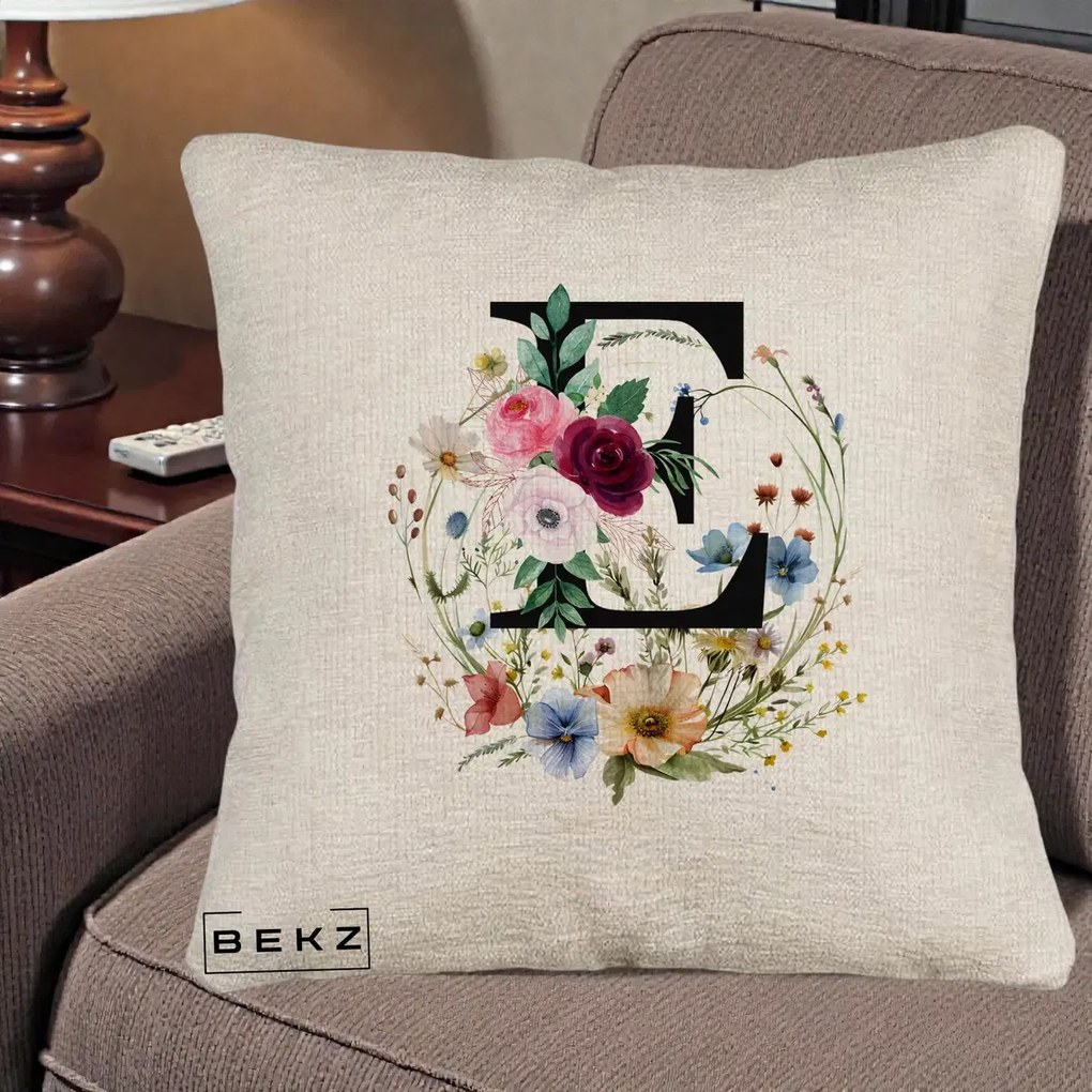 Cadou Personalizat - Perna Personalizata Monogram Litera E cu Flori Acuarela, 40x40 cm, Bej Canapea, Husa Detasabila, Perna Inclusa, BEKZ®