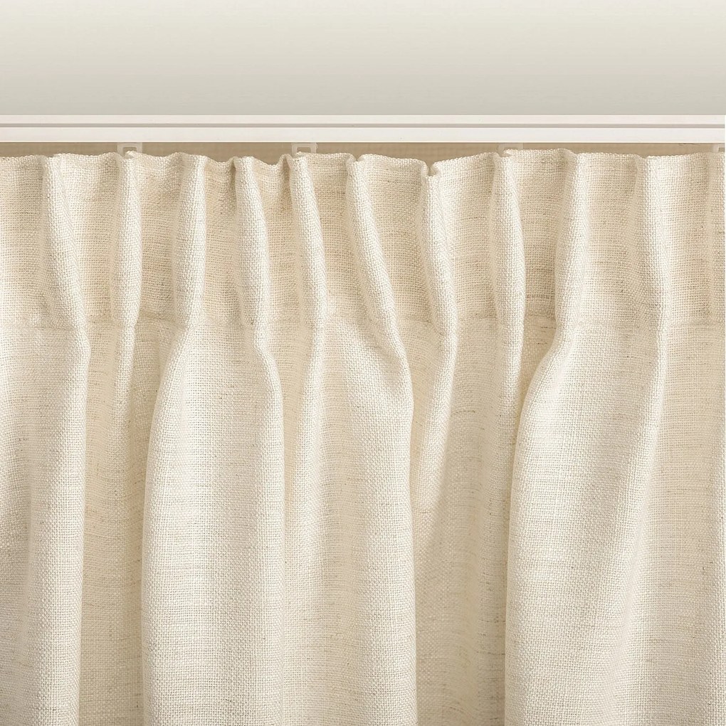 Perdea cu bandă de pliuri