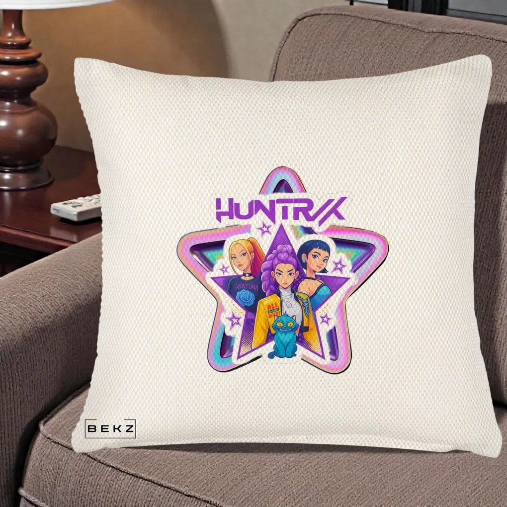Perna Personalizata K-pop HUNTRX Trio Stea cu Pisica, 40x40 cm, Crem Reliefat, Husa Detasabila, Perna Inclusa, BEKZ®