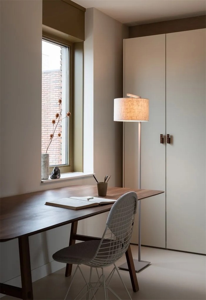 Lampa de podea Boston metal sand abajur in deschis
