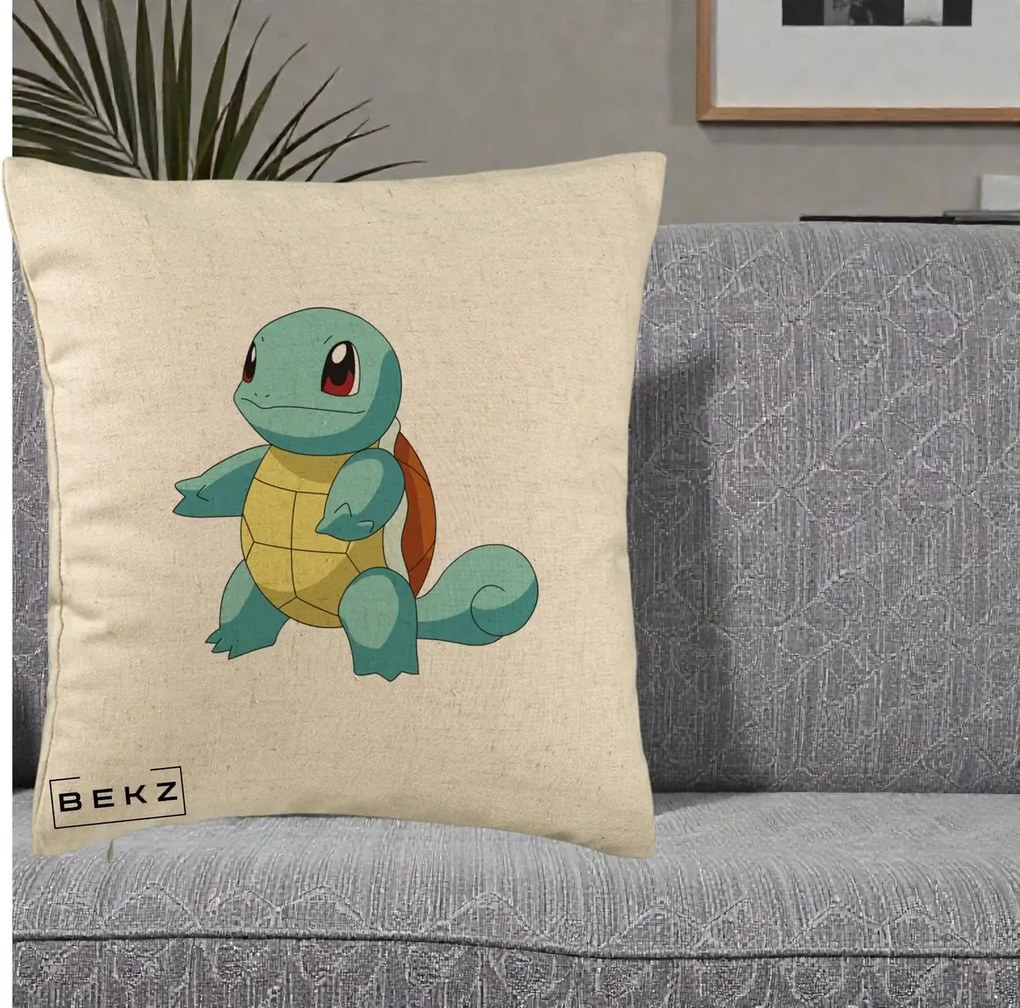 Perna Personalizata Squirtle Pokemon, 40x40 cm, Bej, Husa Detasabila, Perna Inclusa, BEKZ®