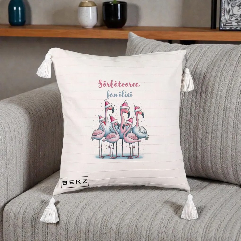 Perna Decorativa Flamingo Craciun Sarbatoarea Familiei, 40x40 cm, Bej cu Franjuri, Husa Detasabila, Perna Inclusa, BEKZ®