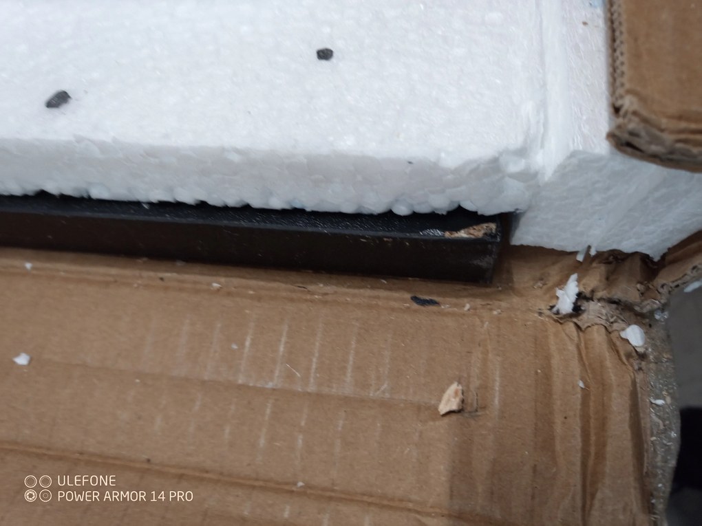 OFERTA Masă de dining neagră cu picioare albe MADO 120x80 Calitatea II