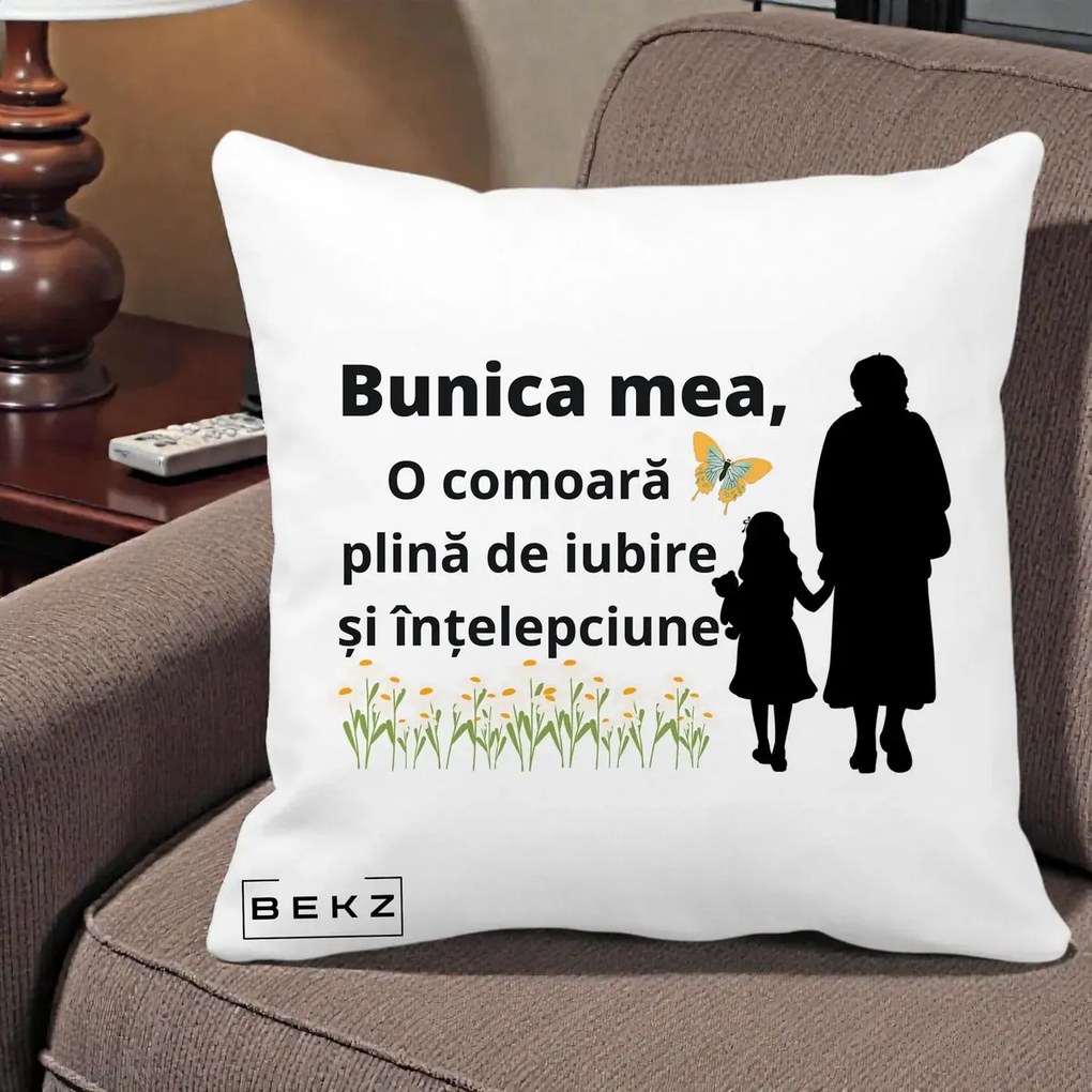 Cadou pentru Bunica - Perna Personalizata Bunica Mea Comoara Iubire Intelepciune Varianta Extinsa, 40x40 cm, Alba Mata, Husa Detasabila, Perna Inclusa, BEKZ®