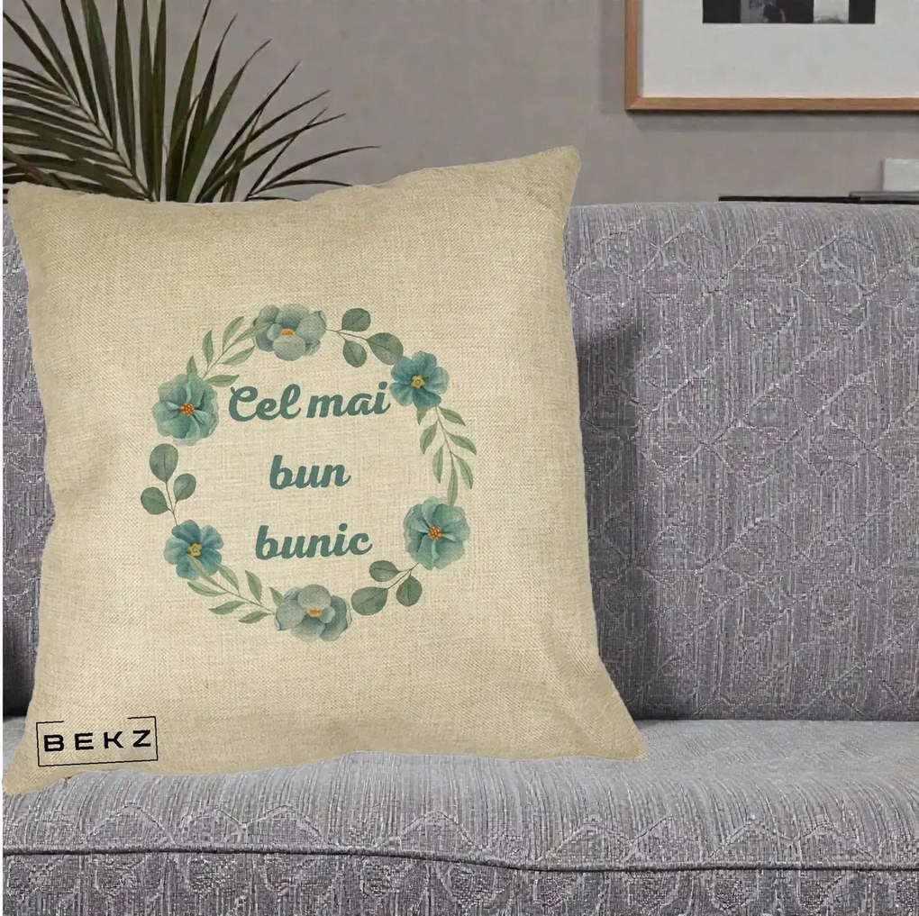 Cadou pentru Bunic - Perna Personalizata Cel Mai Bun Bunic Coronita Flori Albastre Teal, 40x40 cm, Crem, Husa Detasabila, Perna Inclusa, BEKZ®