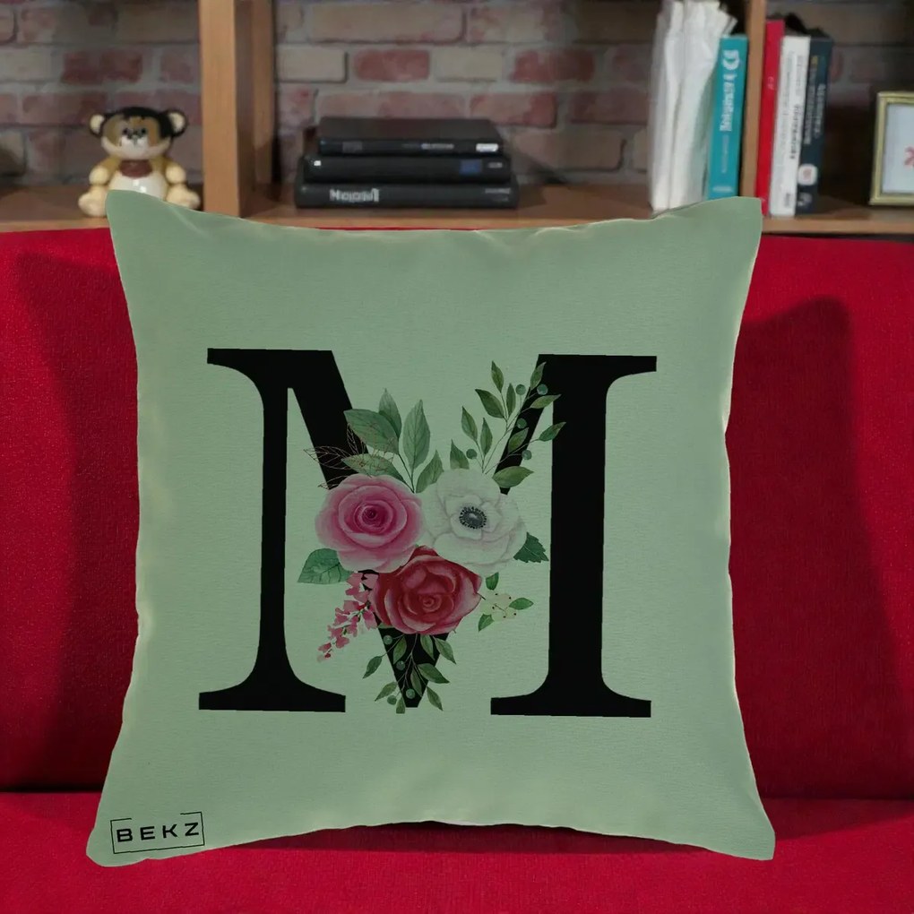 Cadou Personalizat - Perna Personalizata Monograma Florala Litera M cu Trandafiri si Anemona, 40x40 cm, Verde, Husa Detasabila, Perna Inclusa, BEKZ®