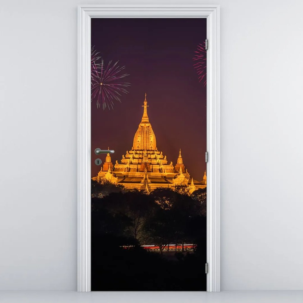 Fototapet pentru ușă - Artificii în Asia (95x205cm)