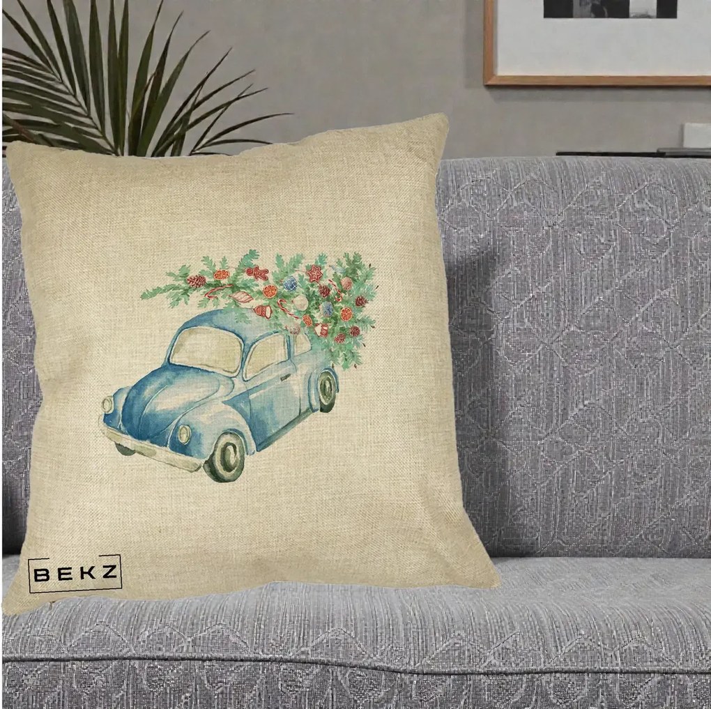 Perna Decorativa Masinuta Albastra cu Brad de Craciun, 40x40 cm, Crem, Husa Detasabila, Perna Inclusa, BEKZ®