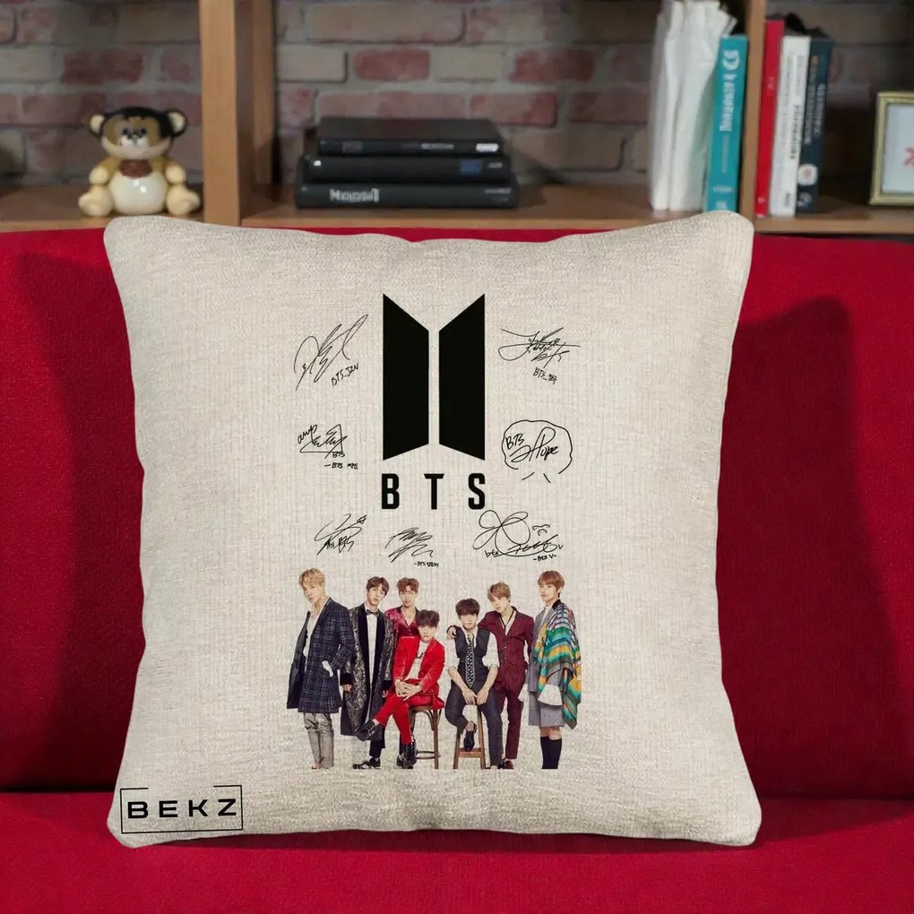Perna Personalizata K-pop BTS Semnaturi Foto, 40x40 cm, Bej Canapea, Husa Detasabila, Perna Inclusa, BEKZ®