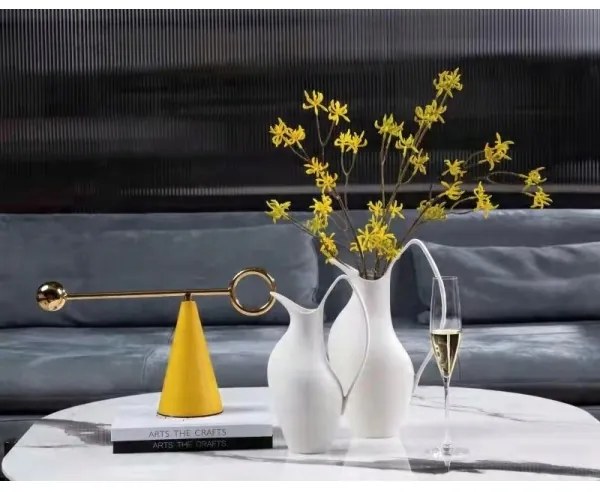 Vază ceramică albă, 33 x 17 x 19 cm