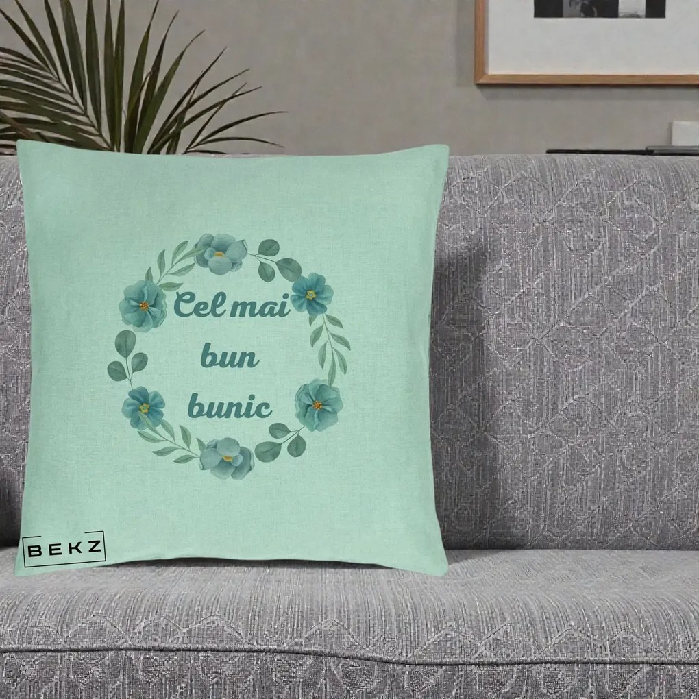 Cadou pentru Bunic - Perna Personalizata Cel Mai Bun Bunic Coronita Flori Albastre Teal, 40x40 cm, Verde Menta, Husa Detasabila, Perna Inclusa, BEKZ®