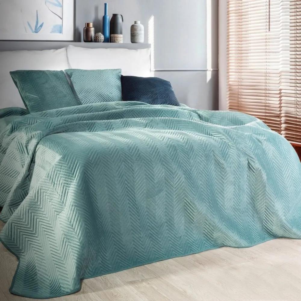 Cuvertură de pat din catifea matlasată pe un pat verde menta Lăţime: 230 cm | Lungime: 260 cm