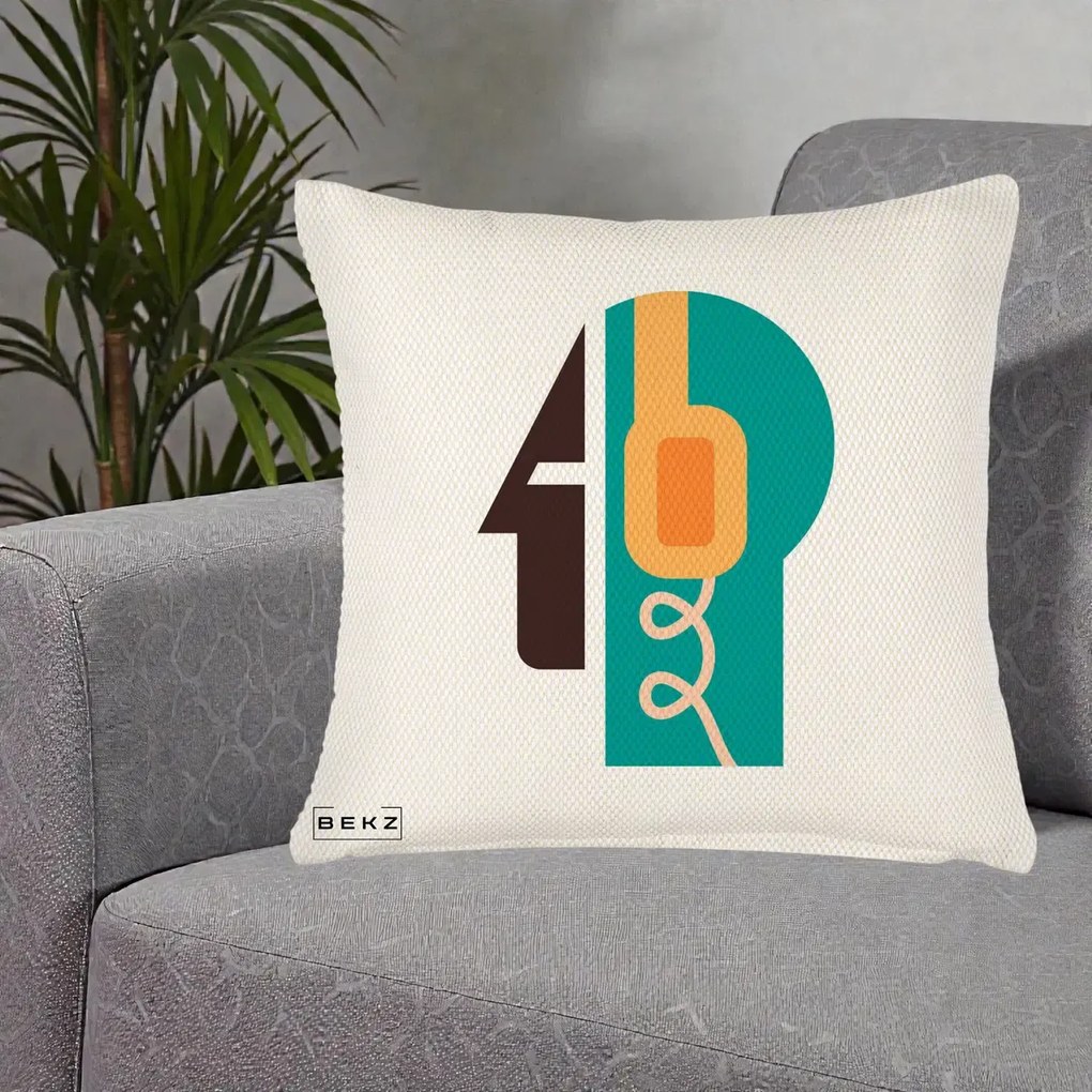 Perna Personalizata Retro Casti Muzicale, 40x40 cm, Crem Reliefat, Husa Detasabila, Perna Inclusa, BEKZ®
