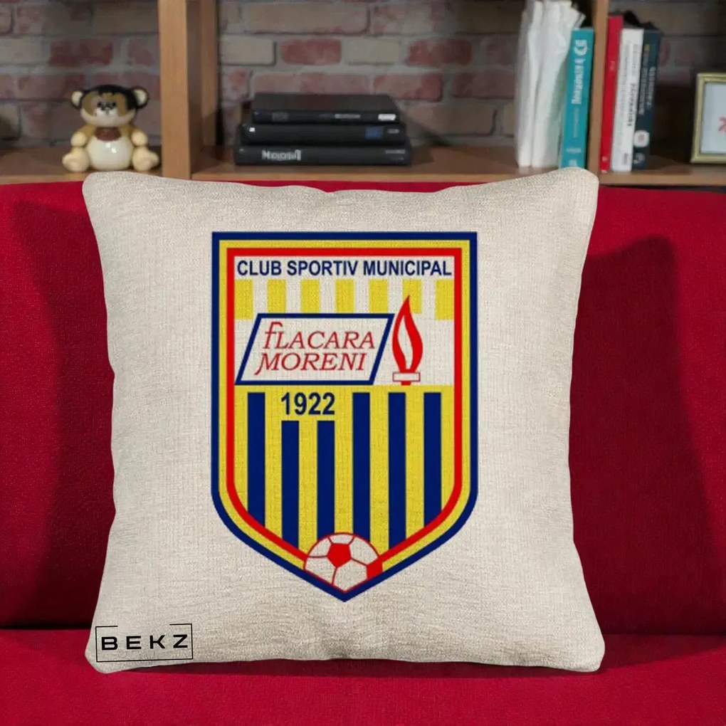 Perna Personalizata CSM Flacara Moreni 1922 Fotbal, 40x40 cm, Bej Canapea, Husa Detasabila, Perna Inclusa, BEKZ®