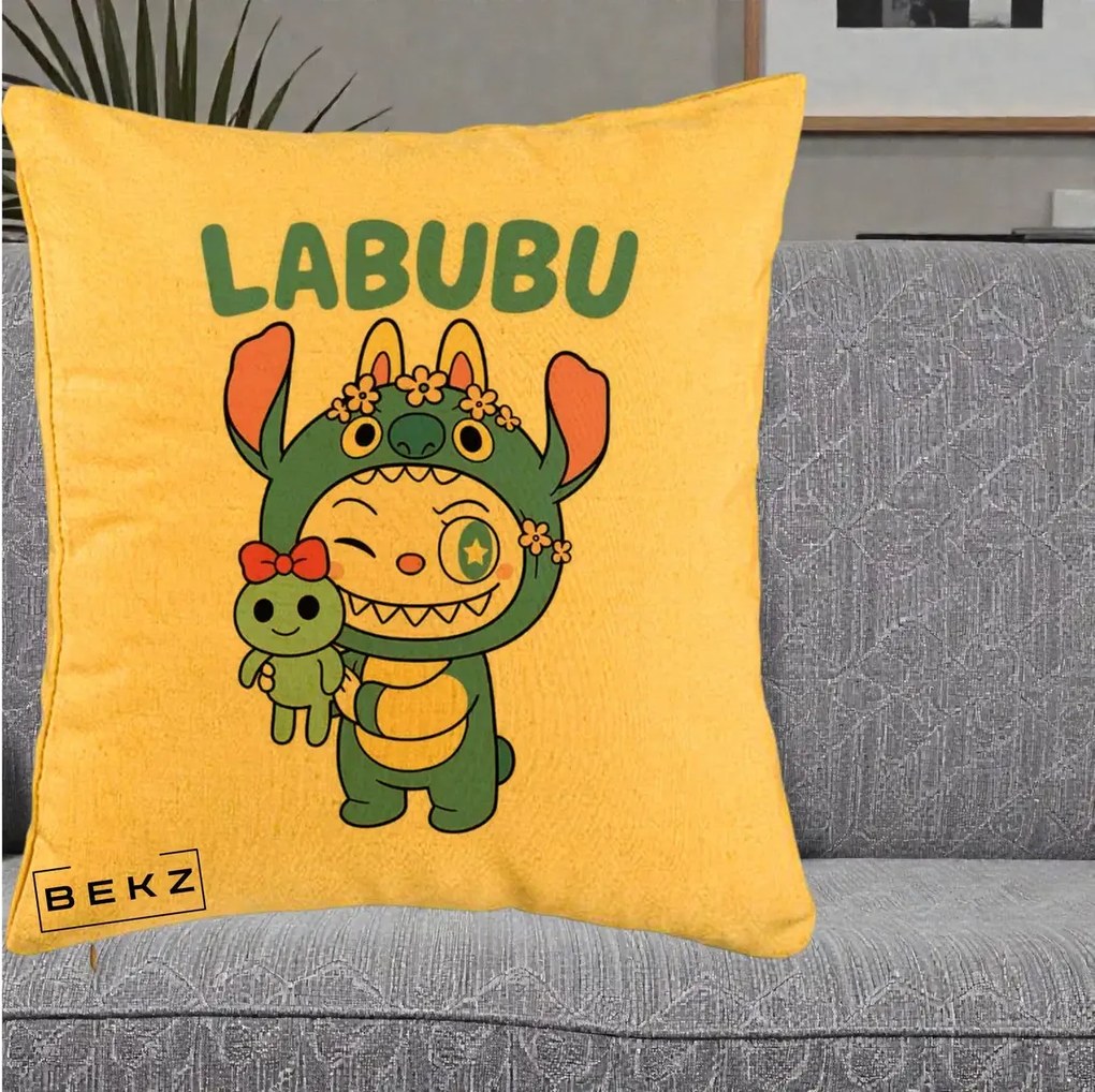 Perna Personalizata Labubu x Stitch cu Flori, 40x40 cm, Galben, Husa Detasabila, Perna Inclusa, BEKZ®