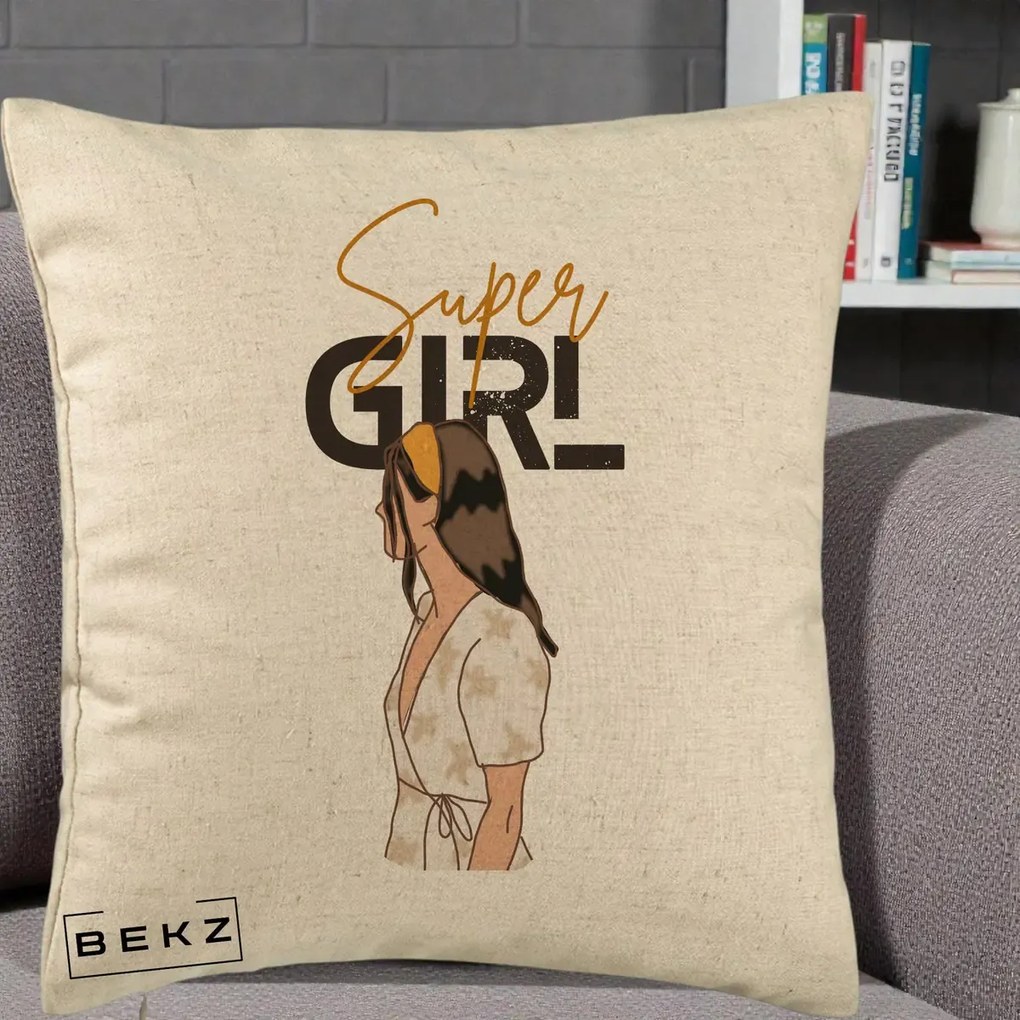 Perna Decorativa Super Girl Aesthetic, 40x40 cm, Bej, Husa Detasabila, Perna Inclusa, BEKZ®