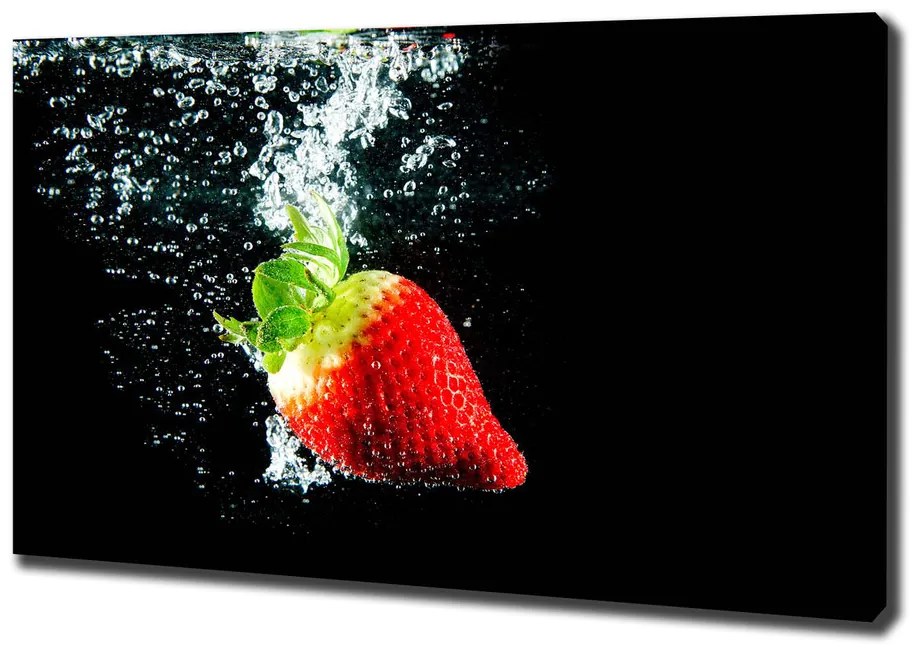 Tablou pe pânză Strawberry sub apa