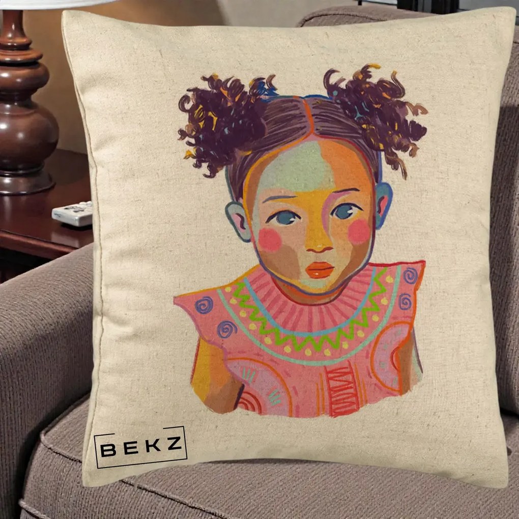 Perna Decorativa Fetita Vesela Portret Colorat, 40x40 cm, Bej, Husa Detasabila, Perna Inclusa, BEKZ®