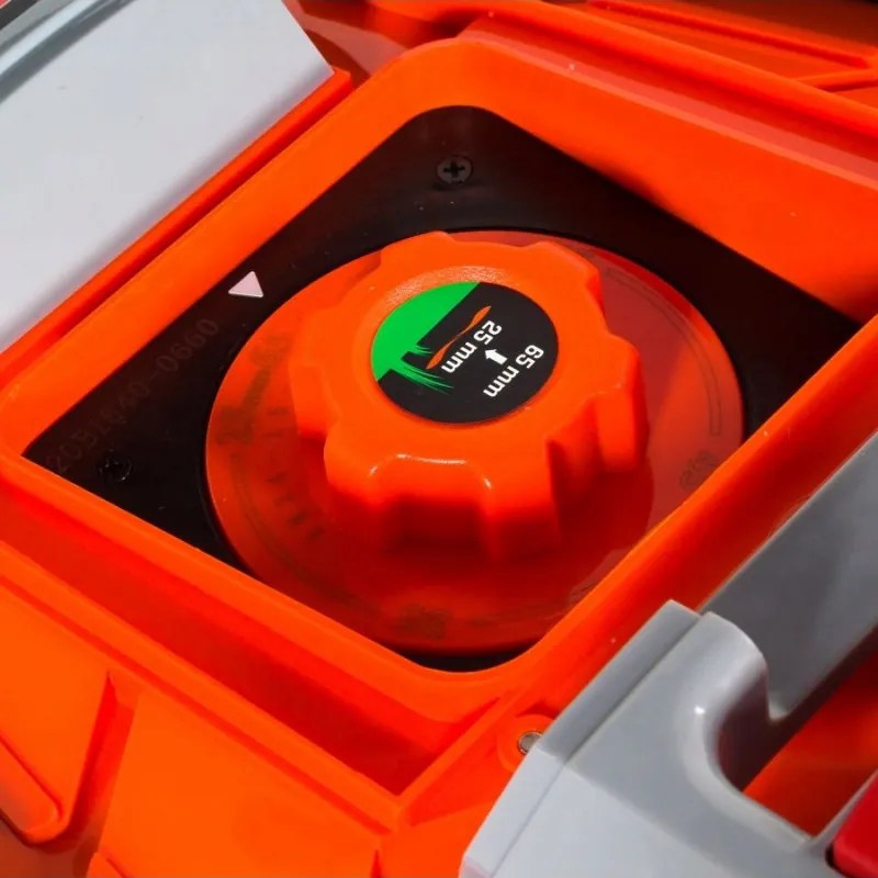Resigilat: Robot de tuns iarba NAC RLM1500G2-NG, 1500M2, 28V, Li-Ion 4.0Ah, Negru/portocaliu