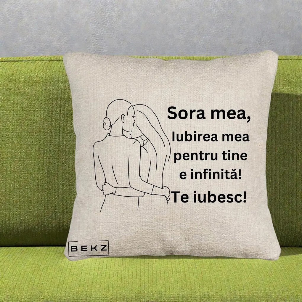 Cadou pentru Sora - Perna Personalizata Sora Mea Te Iubesc Imbratisare din Spate Line Art, 40x40 cm, Bej Canapea, Husa Detasabila, Perna Inclusa, BEKZ®