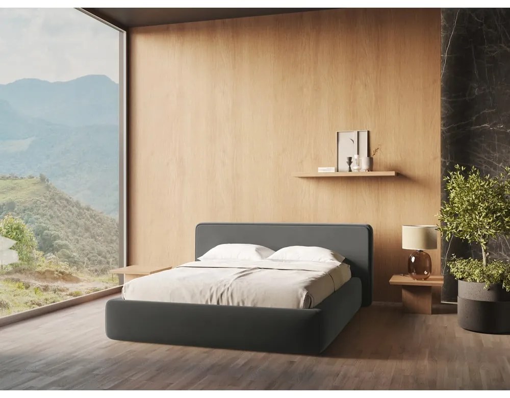 Pat matrimonial gri închis tapițat cu spațiu de depozitare cu somieră 160x200 cm Kiana – Makamii