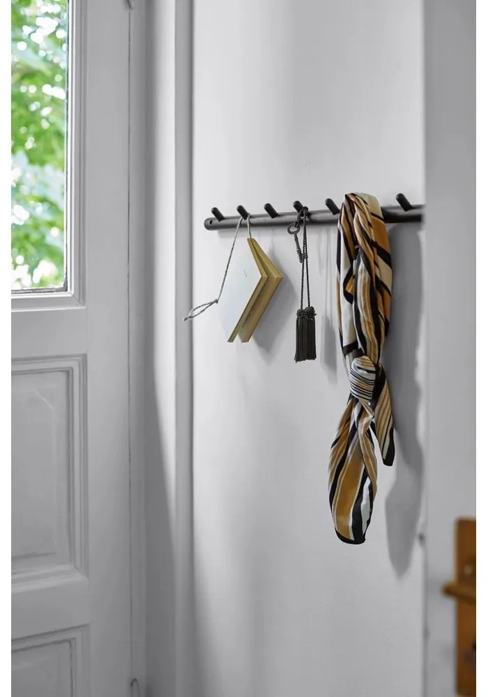 Cuier de perete negru din lemn masiv de stejar Milford - Rowico