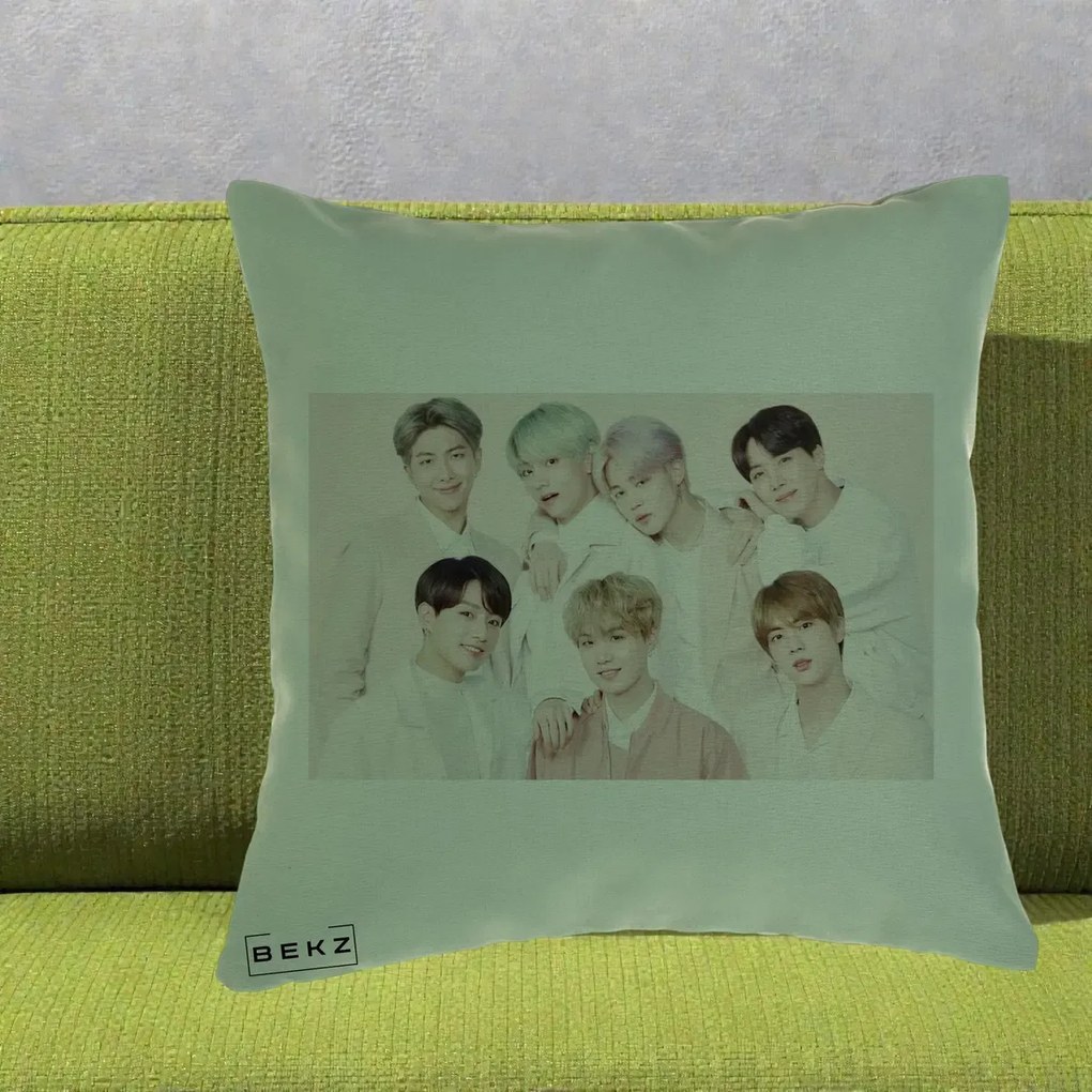 Perna Personalizata K-pop BTS Foto Grup Landscape Pastel, 40x40 cm, Verde, Husa Detasabila, Perna Inclusa, BEKZ®