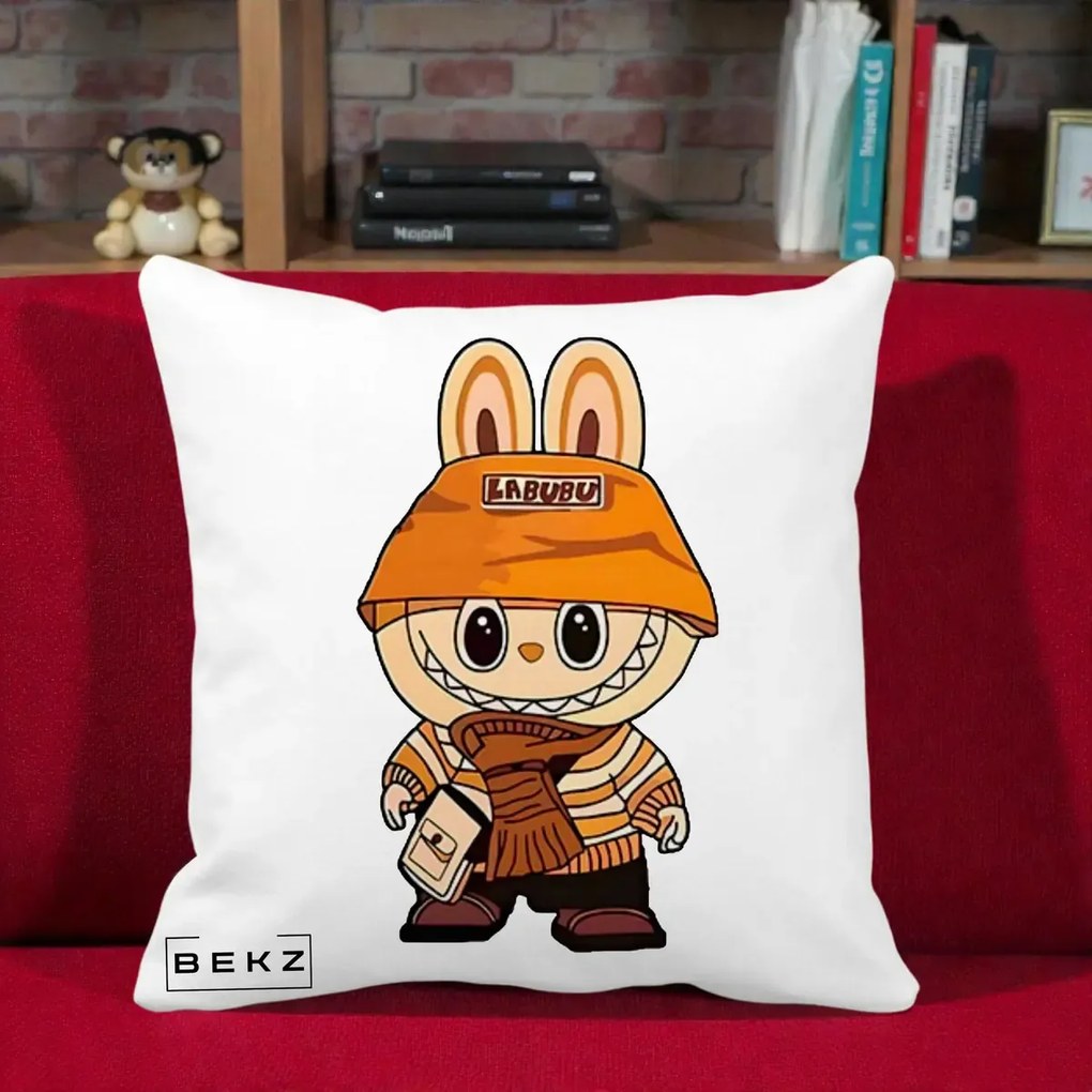 Perna Personalizata Labubu Streetwear Portocaliu, 40x40 cm, Alba Mata, Husa Detasabila, Perna Inclusa, BEKZ®