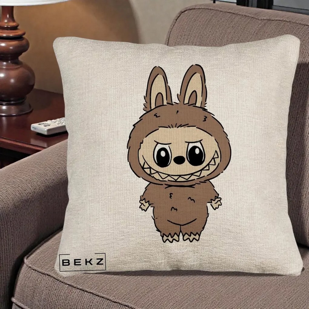 Perna Personalizata Labubu Maro Natural Solo, 40x40 cm, Bej Canapea, Husa Detasabila, Perna Inclusa, BEKZ®