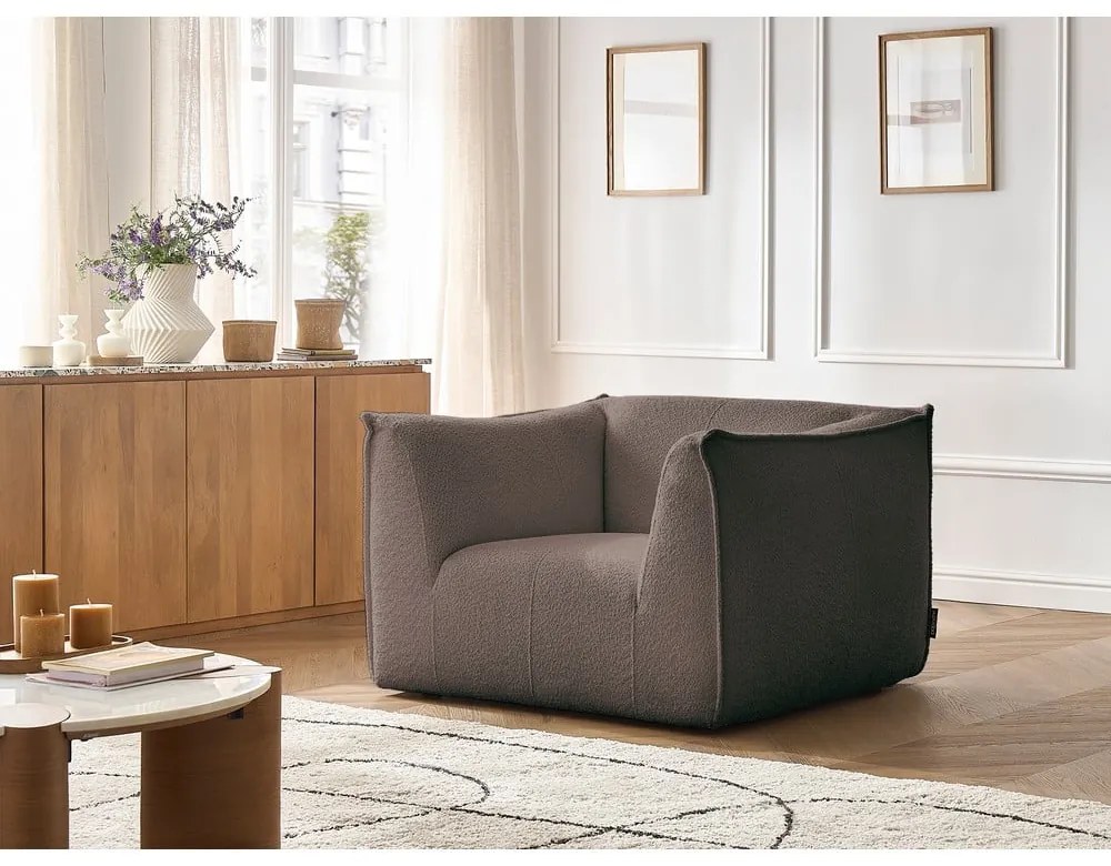 Fotoliu maro cu tapițerie din țesătură bouclé Giorgia – Bobochic Paris