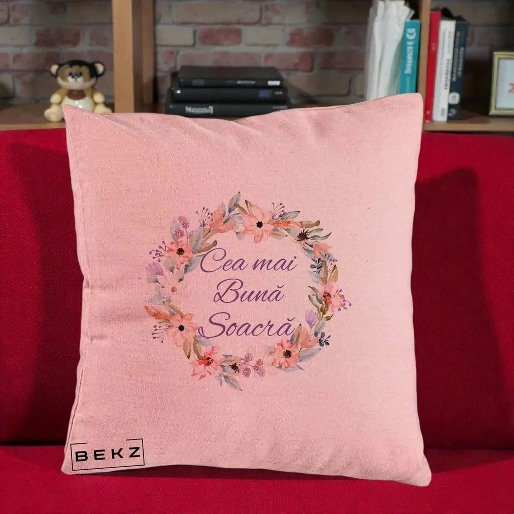 Cadou pentru Soacra - Perna Personalizata Cea mai Buna Soacra cu Coronita Flori Boho Pastel, 40x40 cm, Roz, Husa Detasabila, Perna Inclusa, BEKZ®
