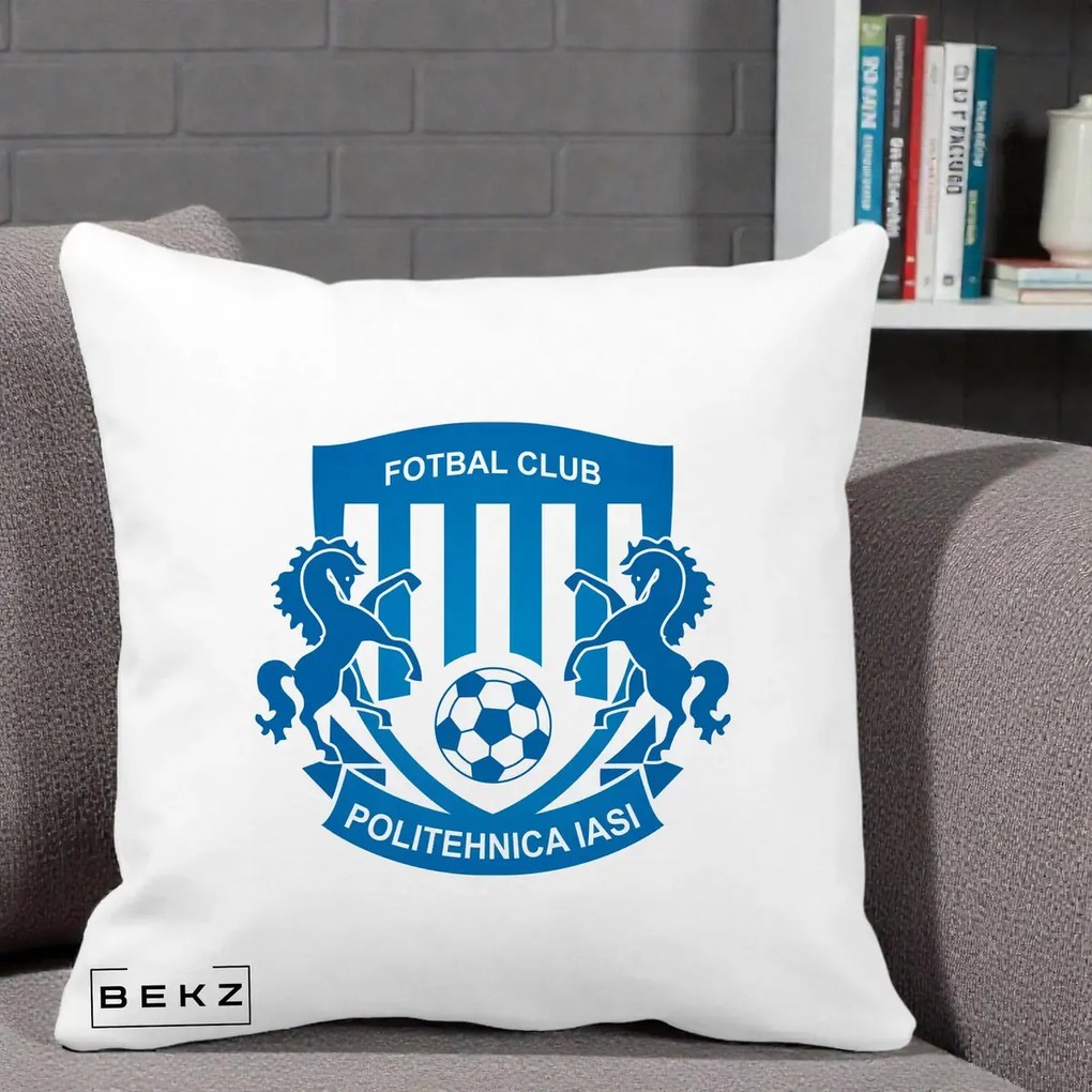Perna Personalizata FC Politehnica Iasi Fotbal, 40x40 cm, Alba Mata, Husa Detasabila, Perna Inclusa, BEKZ®